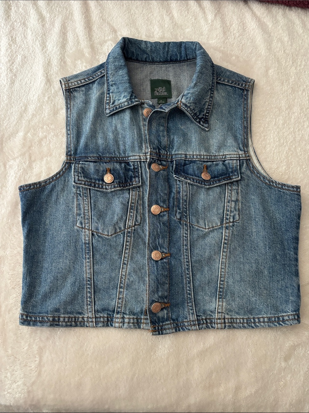 Wild fable juniors medium Denim Sleeveless Button-Up Vest - Light Blue